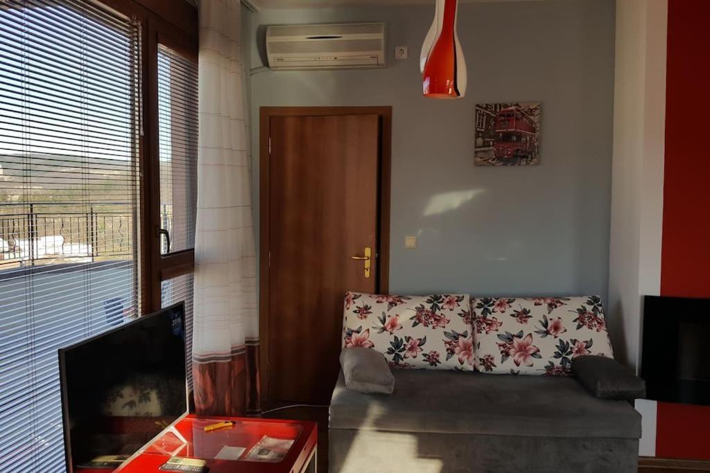 Unique Studio- Great Balcony And View! Parking Possibility! Wielkie Tyrnowo Zewnętrze zdjęcie